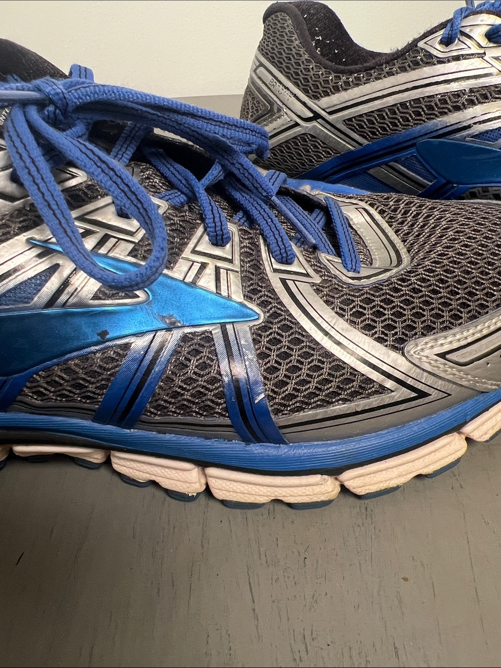 Brooks GTS Adrenaline 17. Running Shoes in Black and Blue size 14 wide. Men’s - Picture 13 of 16
